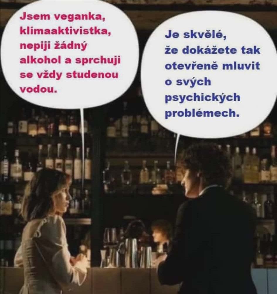 Dvojica pri bare si vymieňa rozhovor; žena zdieľa svoje presvedčenia, muž reaguje s narážkou na psychické problémy.