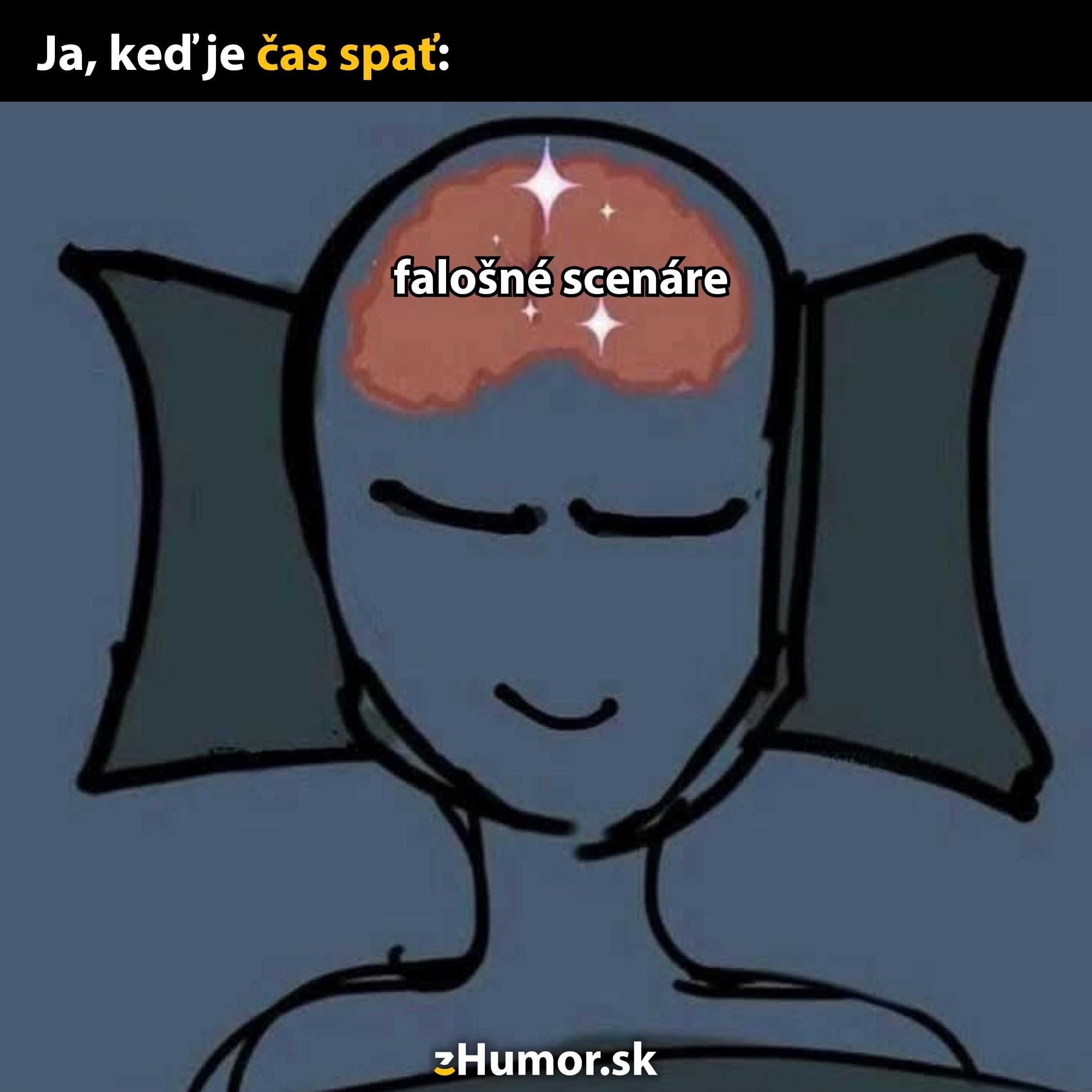 Osoba na posteli premýšľajúca s úsmevom nad falošnými scenármi pred spaním, vtipný kontext z humor.sk.