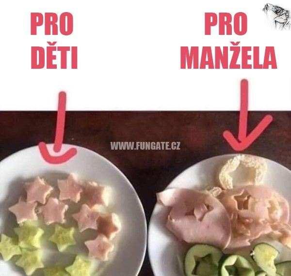 Tanier s detskými tvarmi z potravín a druhý s klasickými plátkami pre dospelých.