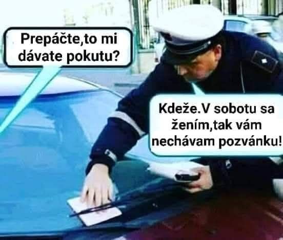 Vtip s policajtom: vodič si myslí, že dostáva pokutu, ale namiesto toho dostane pozvánku na svadbu.