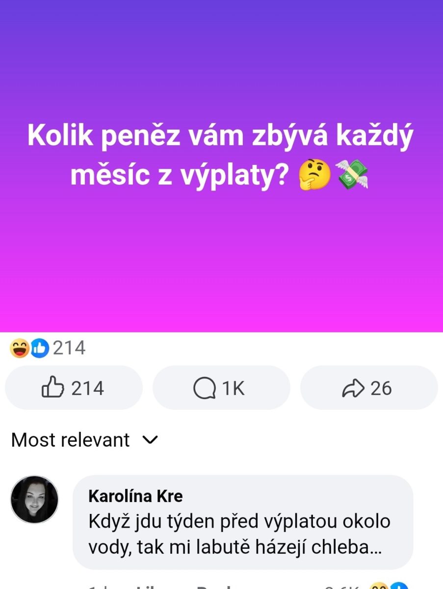 Diskusia o zostávajúcich peniazoch z výplaty každý mesiac s vtipným komentárom o chudobe pred výplatou.