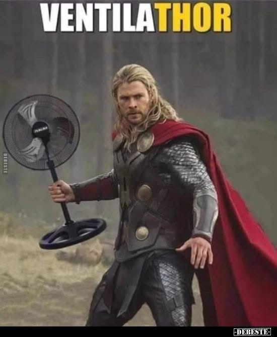 Superhrdina s ventilátorom miesto kladiva, paródia na Thora s nápisom VentilaTHOR.