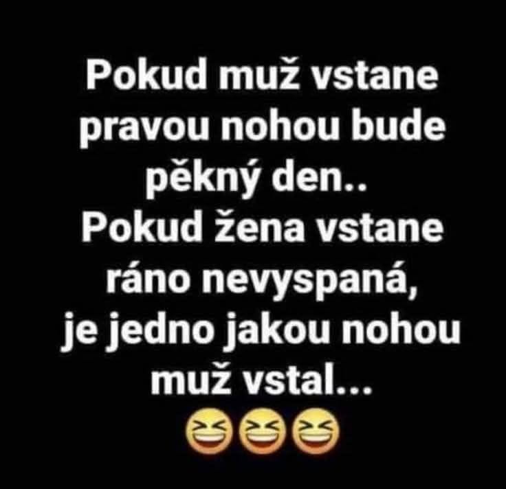 Vtipný text o rozdieloch medzi mužom a ženou pri vstávaní, s úsmevom smajlíkov na konci.
