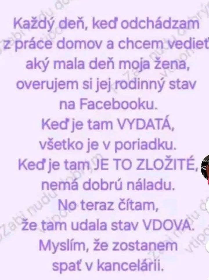 Vtipný text o kontrole manželského stavu ženy na Facebooku, koniec s prekvapivým stavom vdova.
