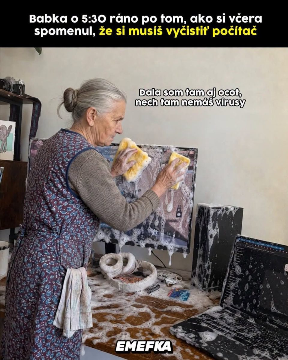 Staršia žena čistí penu z počítača vtipným spôsobom.