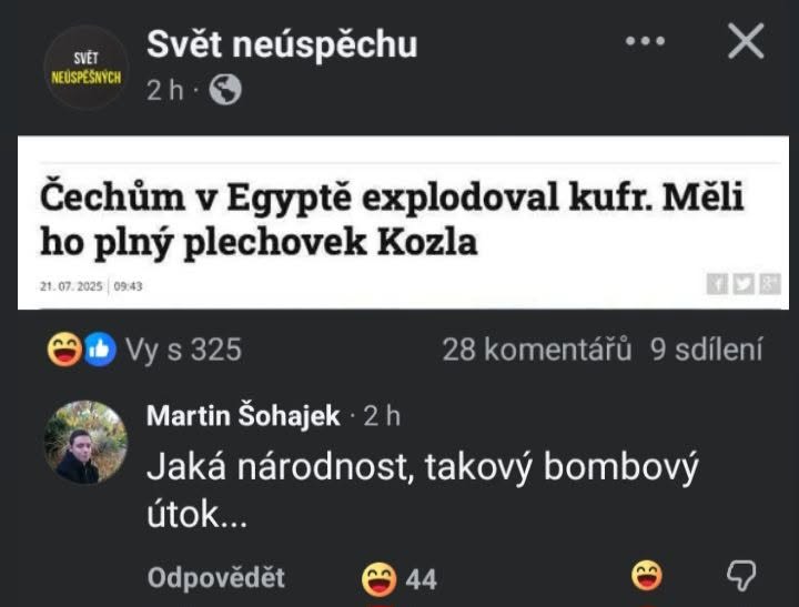 Novinový titulok o explózii kufra s plechovkami piva Kozel v Egypte, komentár s vtipnou poznámkou.