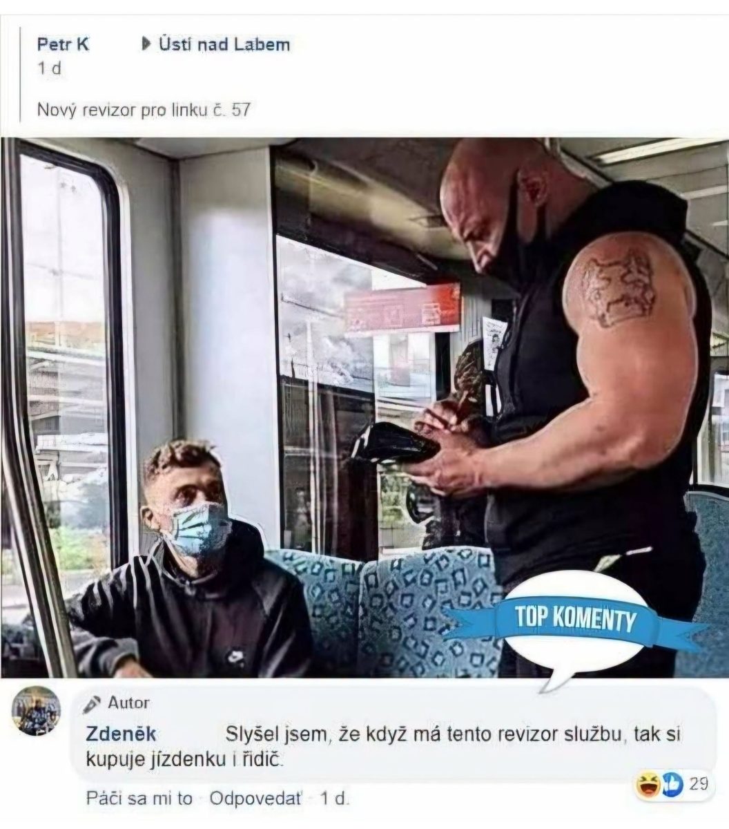 Muž v autobuse sprevádzkovaný revízorom linky 57, zábavný komentár pod fotkou.