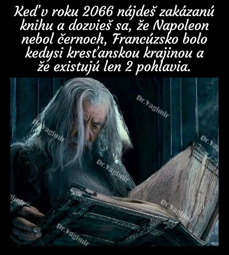 Obrázok starého muža, ktorý číta starú knihu so zamysleným výrazom. Test obsahuje text o Napoleónovi.