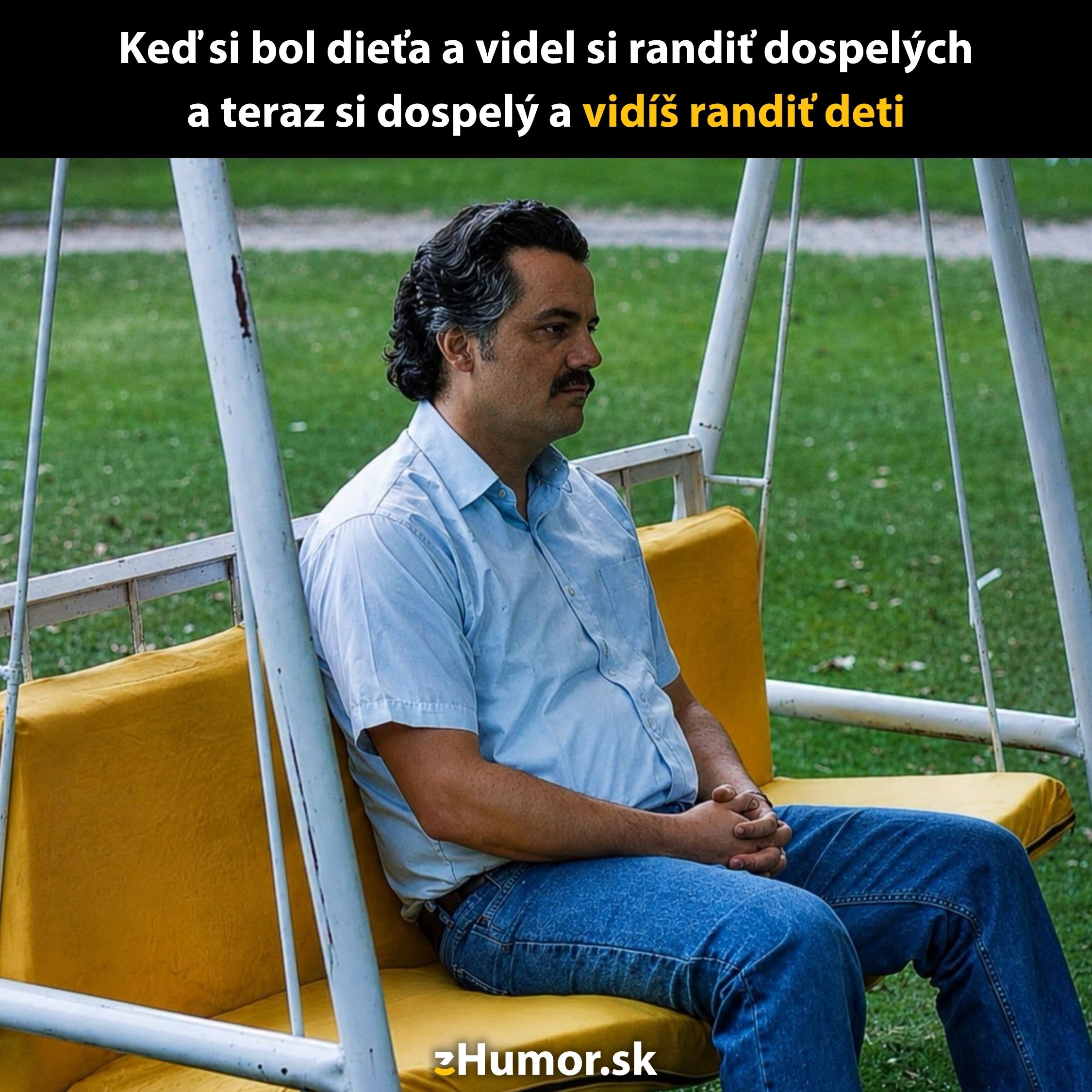 Muž sedí na lavičke v parku, hlboký pohľad a premýšľa o zmenách v živote od detstva až po dospelosť.