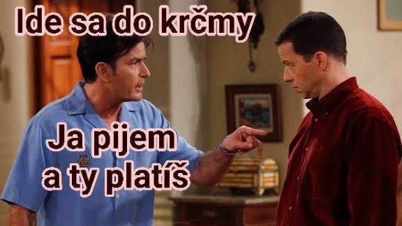 Dve postavy diskutujú v interiéri s vtipným textom o návšteve krčmy.