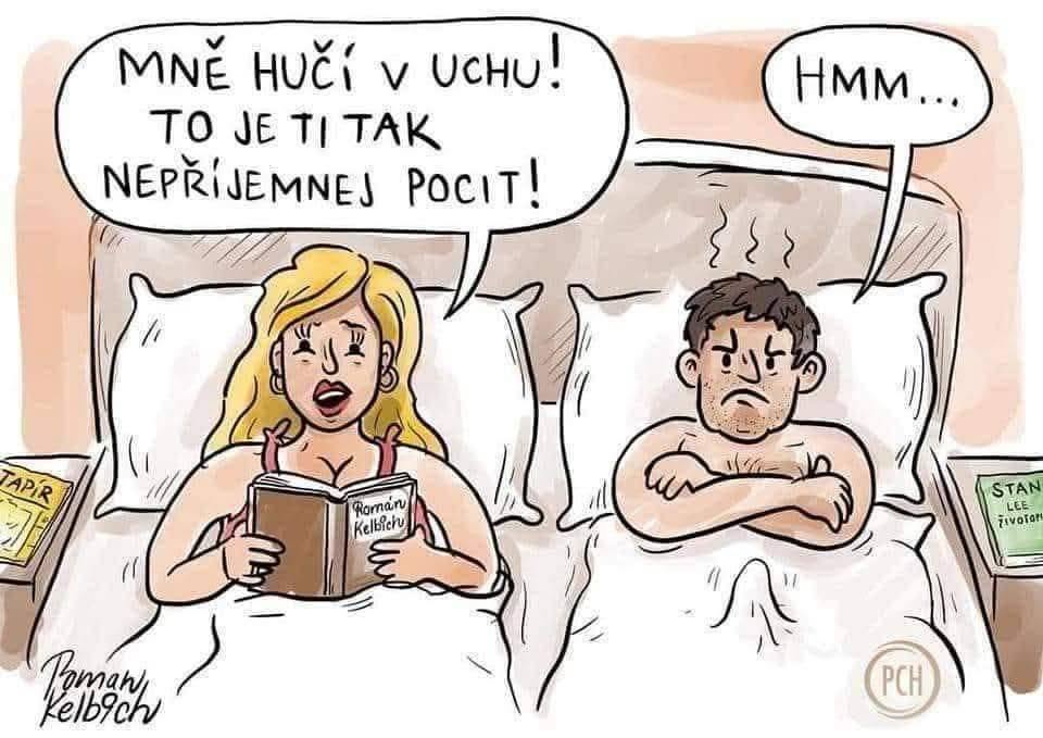 Pár v posteli: Žena číta knihu, sťažuje sa na hučanie v uchu; muž má založené ruky a tvári sa nahnevane.