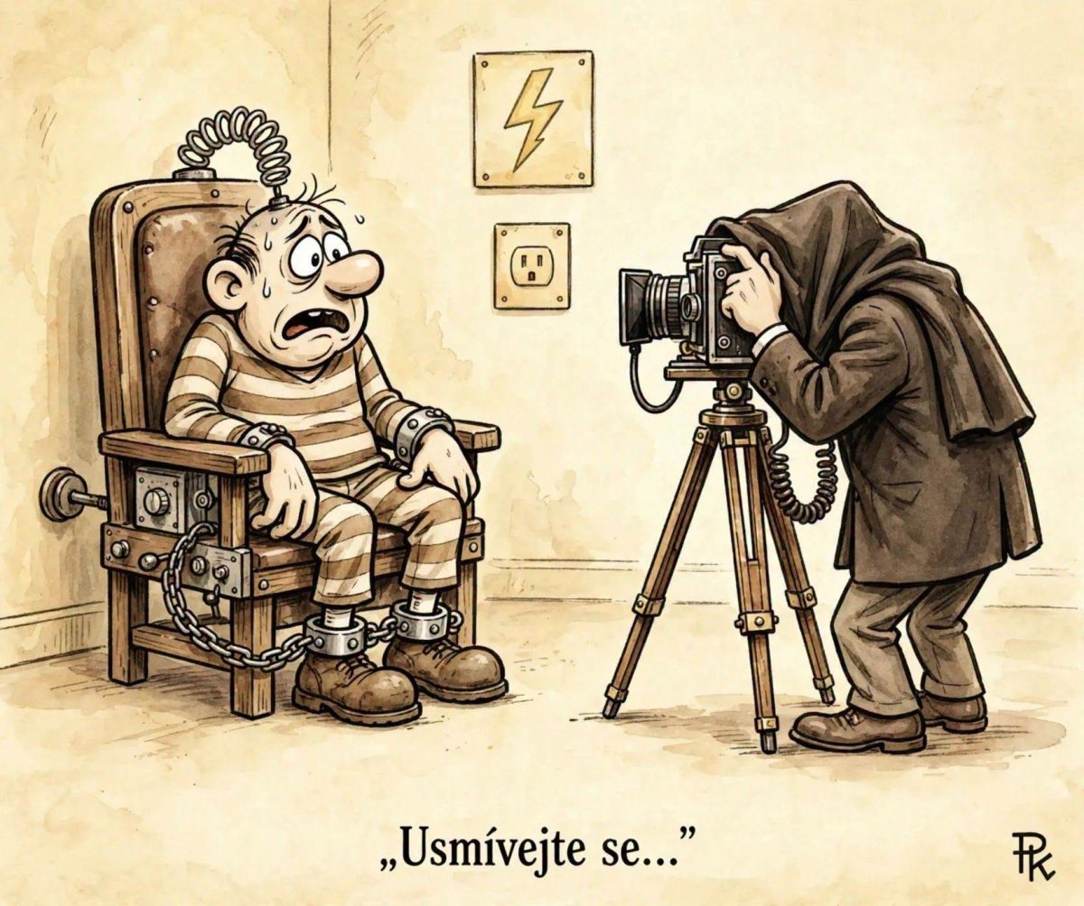 Karikatura muža na elektrickom kresle pózujúceho pred fotoaparátom s nápisom Usmievajte se.