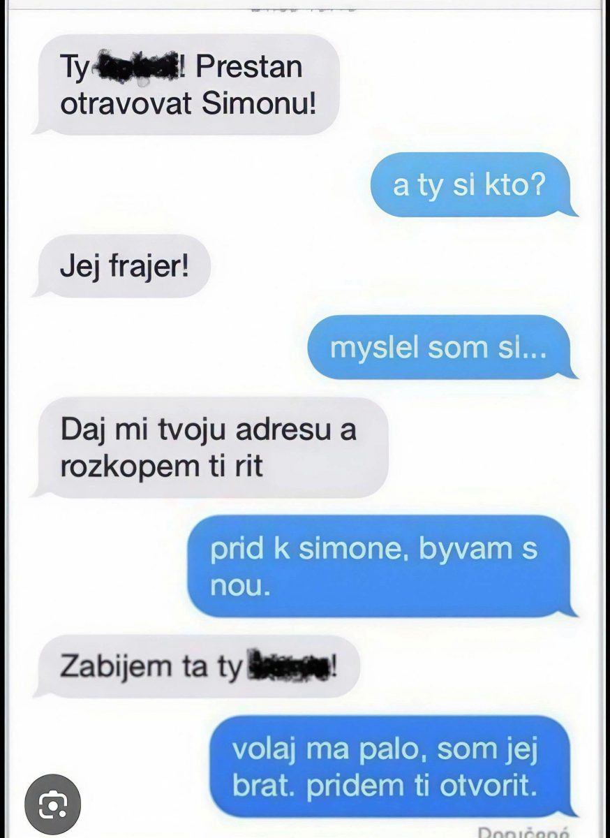 Séria správ o nedorozumení s hnevom, kde jeden chytro odhalí svoju skutočnú identitu ako brat.