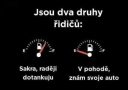 Dva druhy vodičov: starostliví, ktorí tankujú včas, a odvážni, ktorí jazdia s nízkou hladinou paliva.